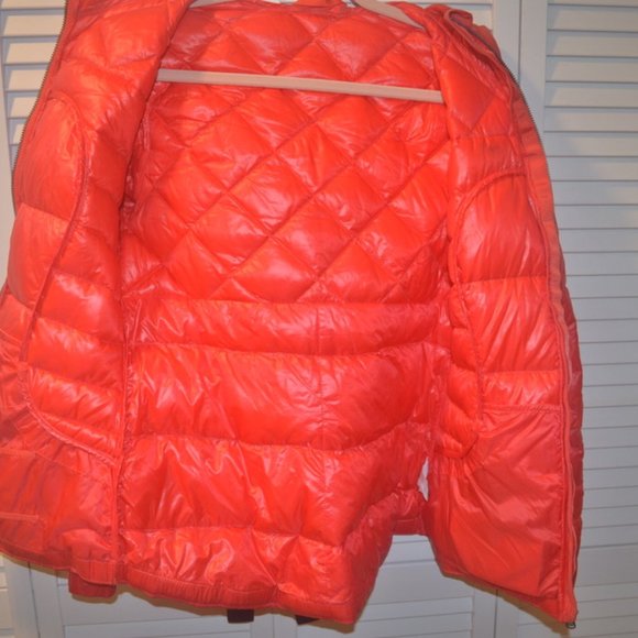 Lululemon puffer jacket - Picture 3 of 3